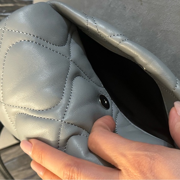 NEW Marc Jacobs Small Rock Grey Quilted Smooth Leather Shoulder Crossbody Bag - Picture 7 of 10